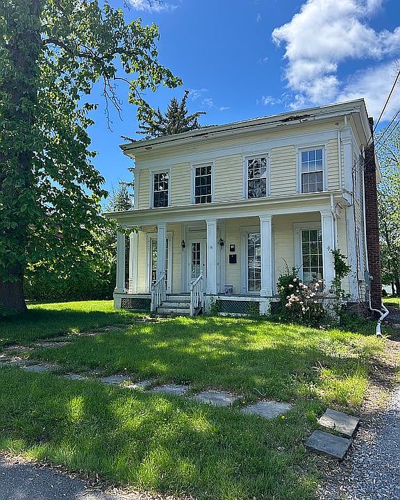 1st image of 7 Hillcrest St