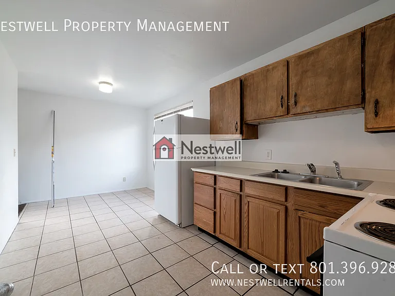 1881 W Lake Park Dr #3 — Photo 21