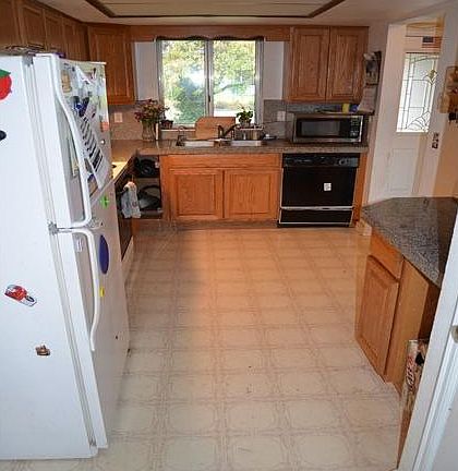 2nd image of 316 SE 149th Ct