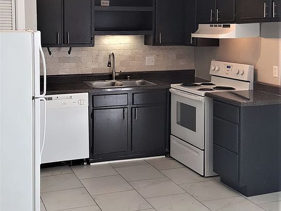 2nd image of 1404 Diuguid Dr #F
