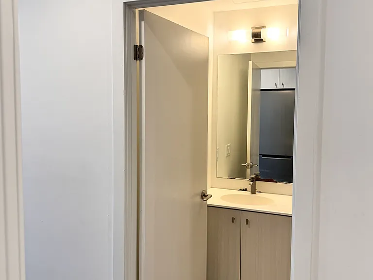15 Wellington St S #1705 — Photo 16