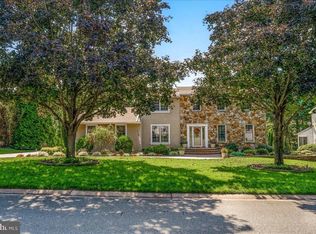 8 Staten Dr, Hockessin, DE 19707