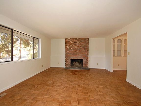 3rd image of 11716 N Fairwood Dr