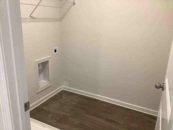 4th image of 18 Shelter Ln E