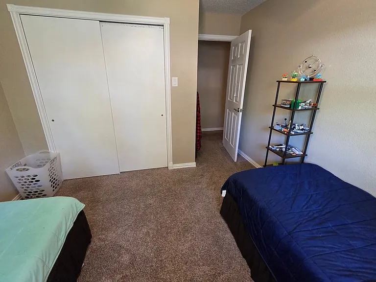 1604 Layton Ct — Photo 10