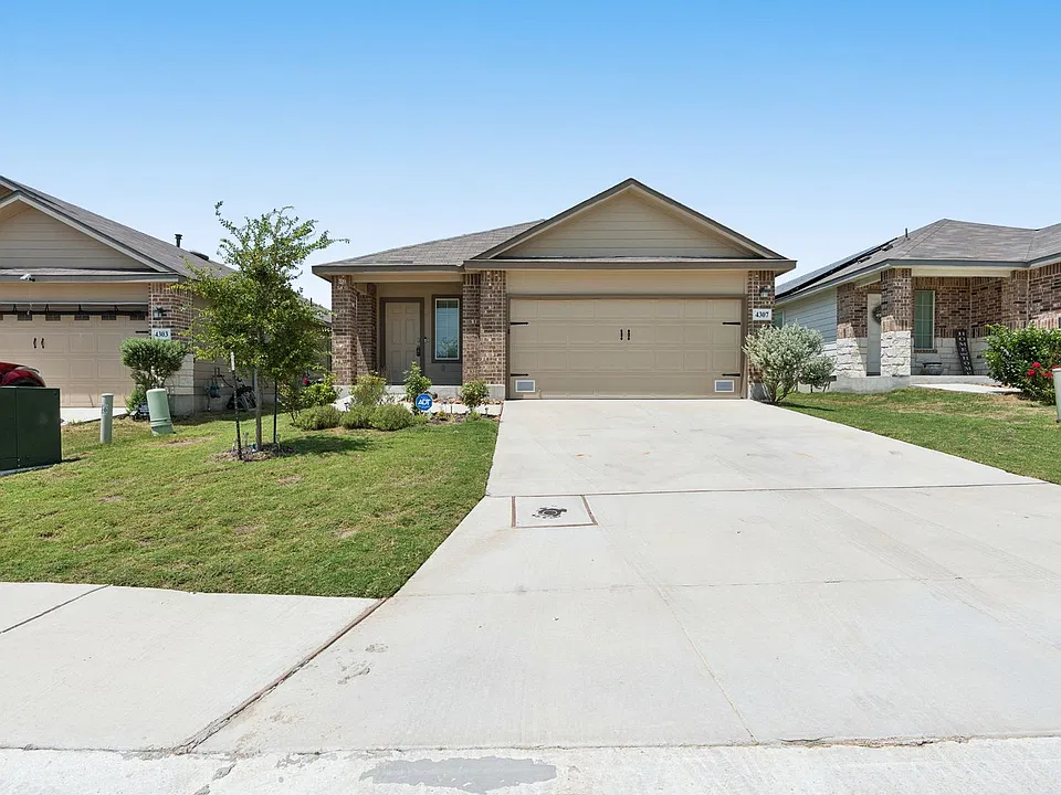 4307 Lake Ritter St