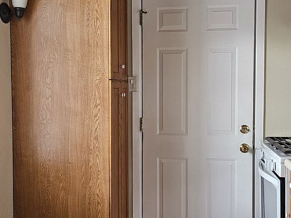 4th image of 2722 N Warren Ave