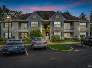 610 Wedgewood Cir, Belford, NJ 07718