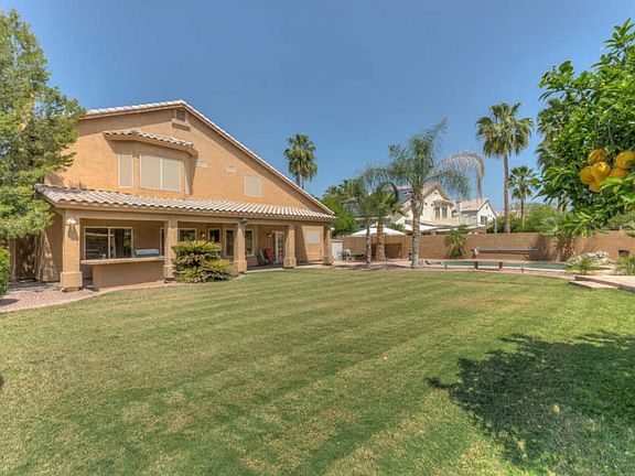 4th image of 2081 E Sierra Madre Ave