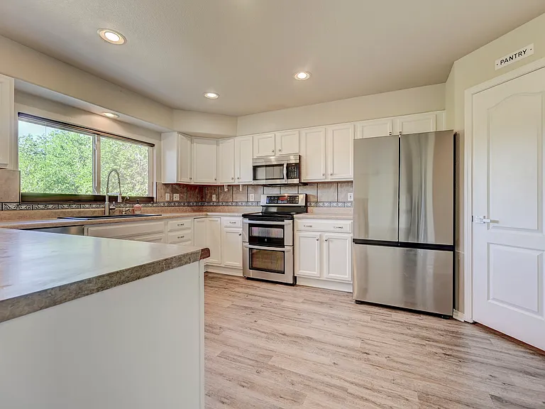835 Ridgebury Pl — Photo 11