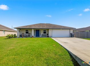 69 E Grouse Rd, Victoria, TX 77905