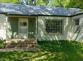 2205 N Main St, North Newton, KS 67117