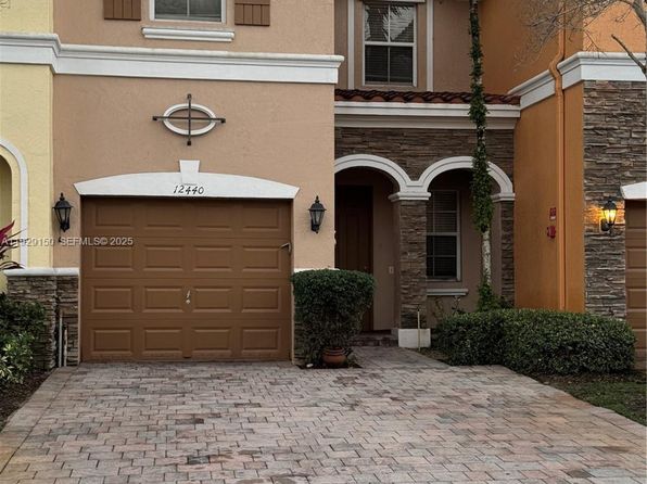 12440 Emerald Creek Mnr #17