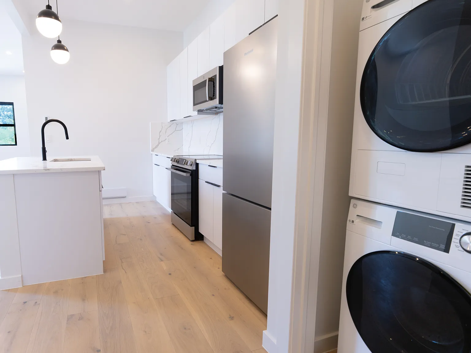 390 Court Street — Photo 3