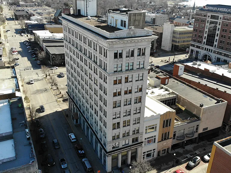329 on Main — Photo 7