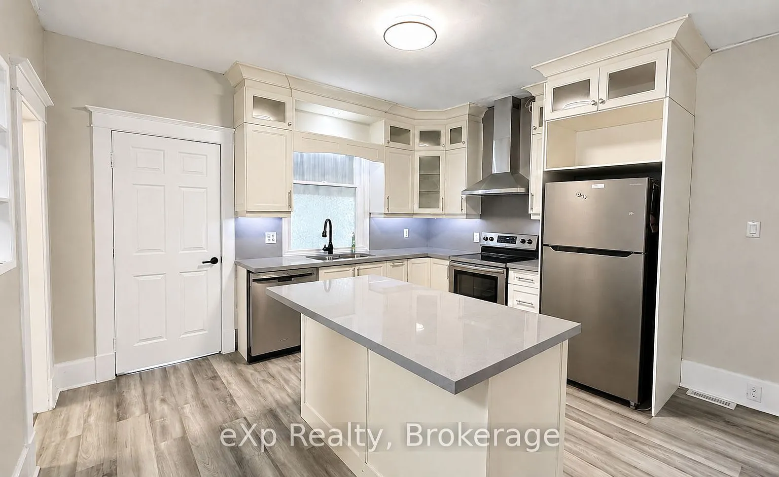 5 bed, $3,500 — Photo 4