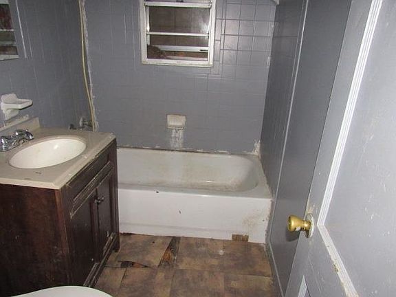 4th image of 179 W Norwood Ave
