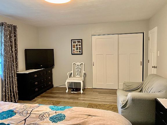 3rd image of 30 Osgood Ave