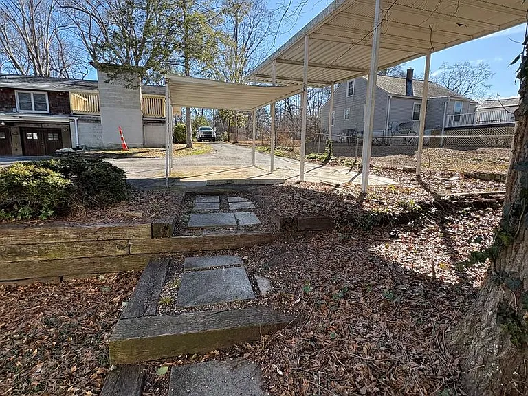 3 bedroom 3 bath in Spartanburg with Lots of Space Workshop in the garage!! — Photo 13