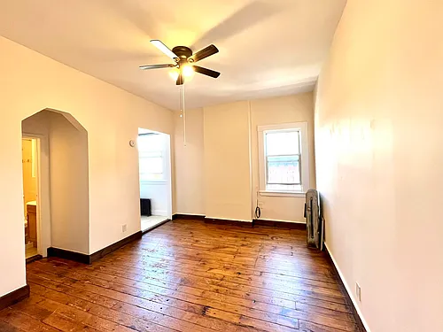 140 Franklin Ave #4B Photo 1