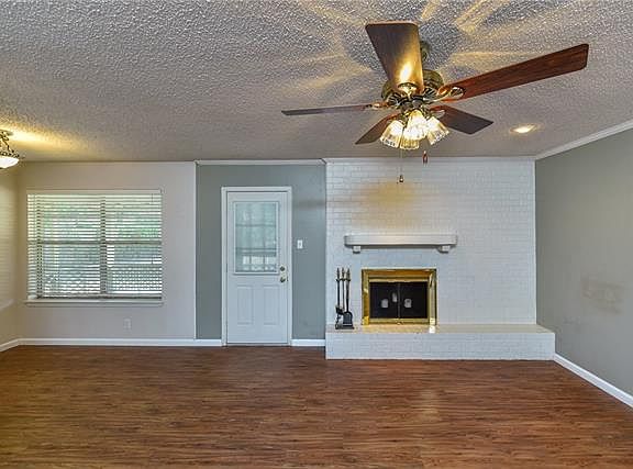3rd image of 1213 Columbine Ct
