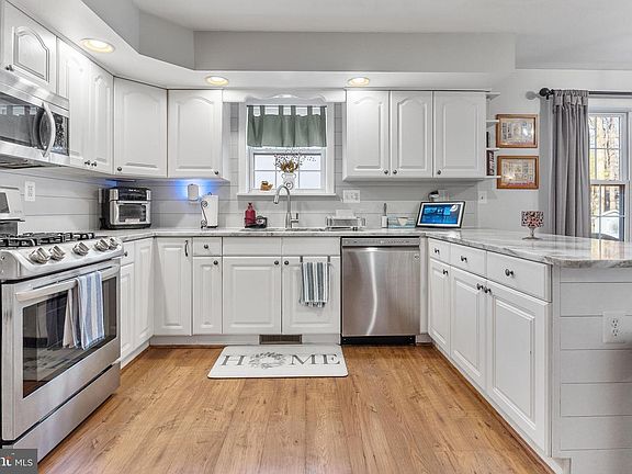 2nd image of 11616 Ropeknot Rd