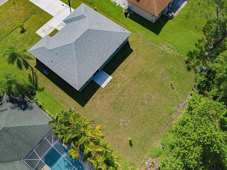 574 NW Bayshore Blvd — Photo 8