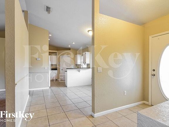 5th image of 633 Berkley Pointe Dr