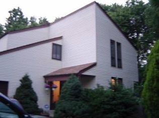 13 Enfield Dr, East Windsor, NJ 08520