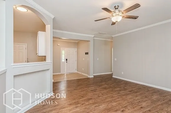 156 Valerie Dr — Photo 5