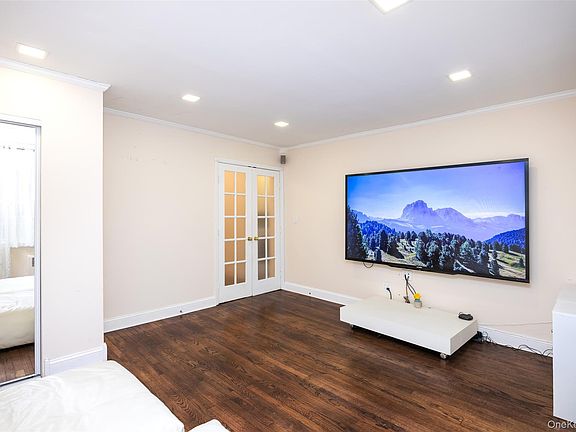 5th image of 13835 Jewel Avenue #1A