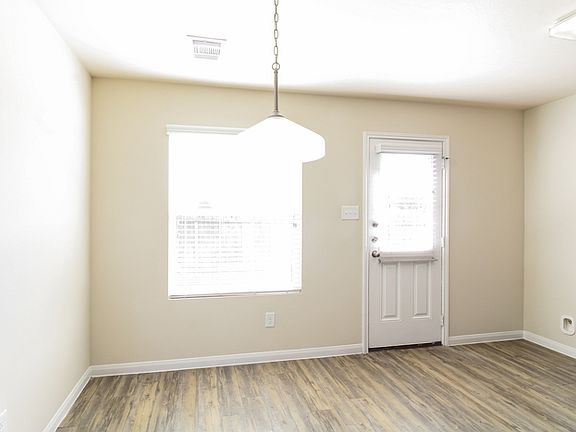 5th image of 11902 Munich Dr
