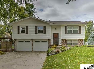 2511 Childs Rd W, Omaha, NE 68147