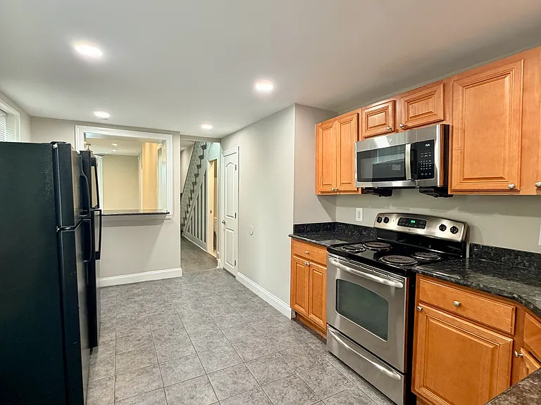 223 S 41st St #H — Photo 21