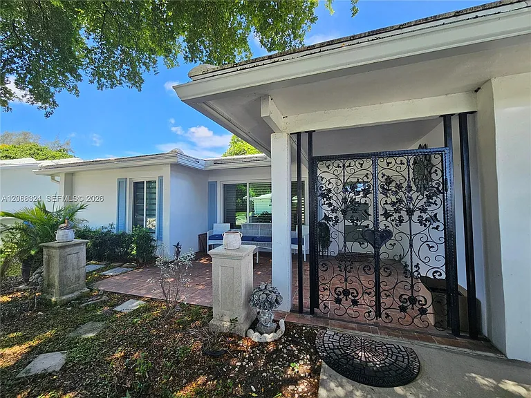 2661 NW 4th Ave — Photo 25
