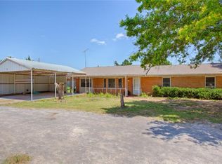 107 S Moore Dr, Ninnekah, OK 73067