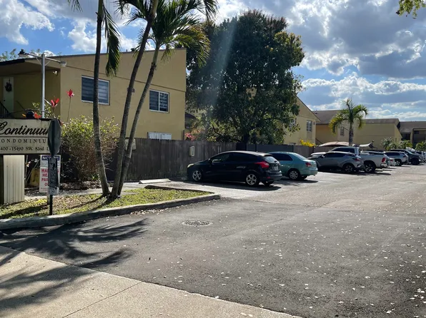 15470 SW 82nd Ln APT 332, Miami, FL 33193