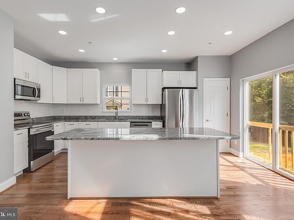 5th image of 4739 Thistle Hill Dr