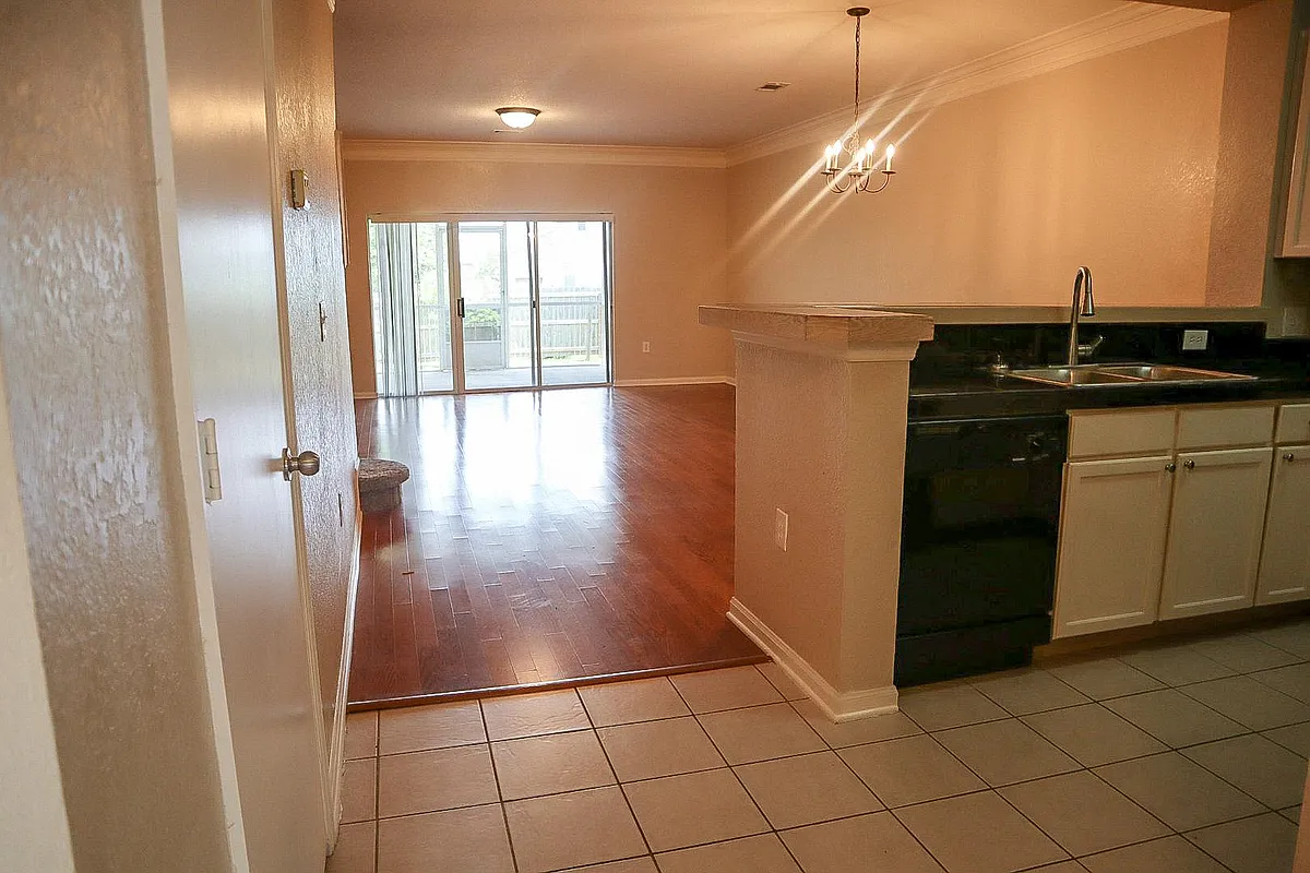 Building Photo - 902 Baldwin Rowe Cir #902