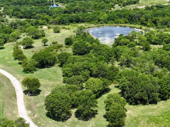 2 W Buffalo Springs Ct, Sulphur, OK 73086