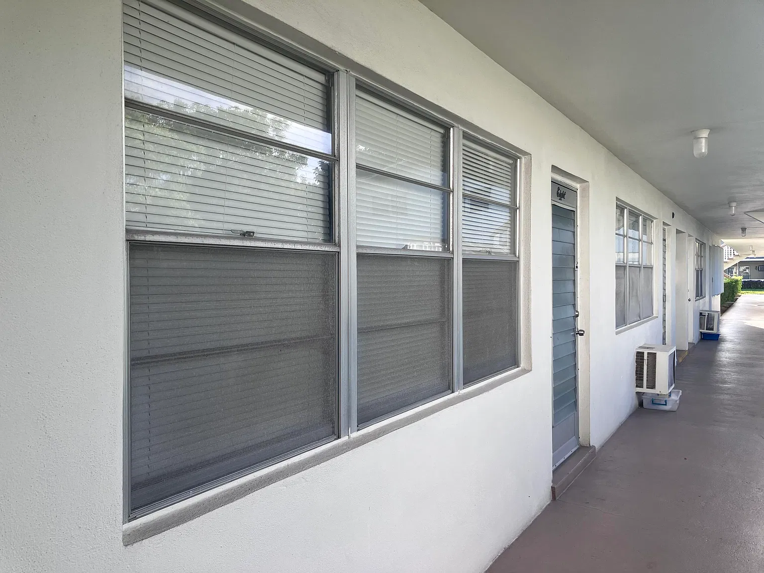 1 bed, 1.5 bath, 684 sqft, $1,300 — Photo 3