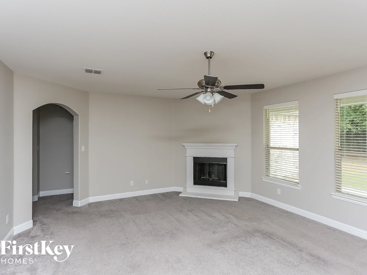 4 bed, 3.0 bath, 2953 sqft, $3,290 — Photo 2