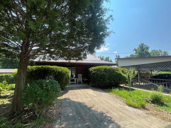 70 Wallen Dr, Van Lear, KY 41265