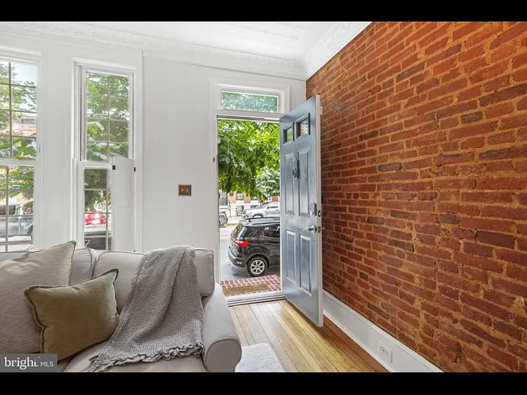 1640 S Charles St — Photo 2