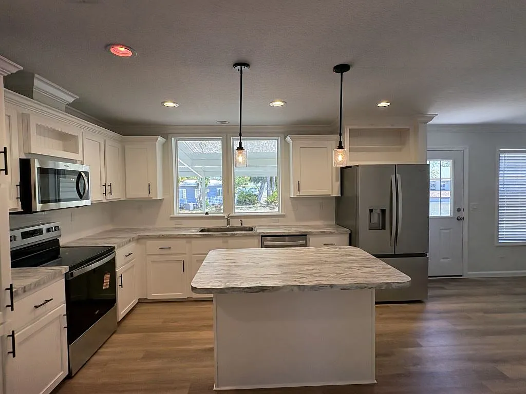 3 bed, 2.0 bath, 1460 sqft, $1,549 — Photo 4