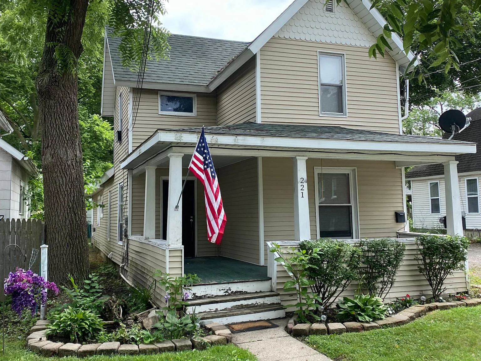 221 S Bingham St — Photo 1