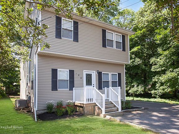 2nd image of 120 Iroquois St