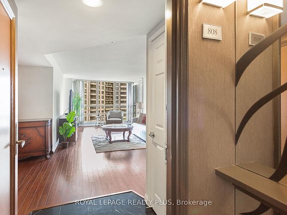 5th image of 45 Kingsbridge Garden Cir #808