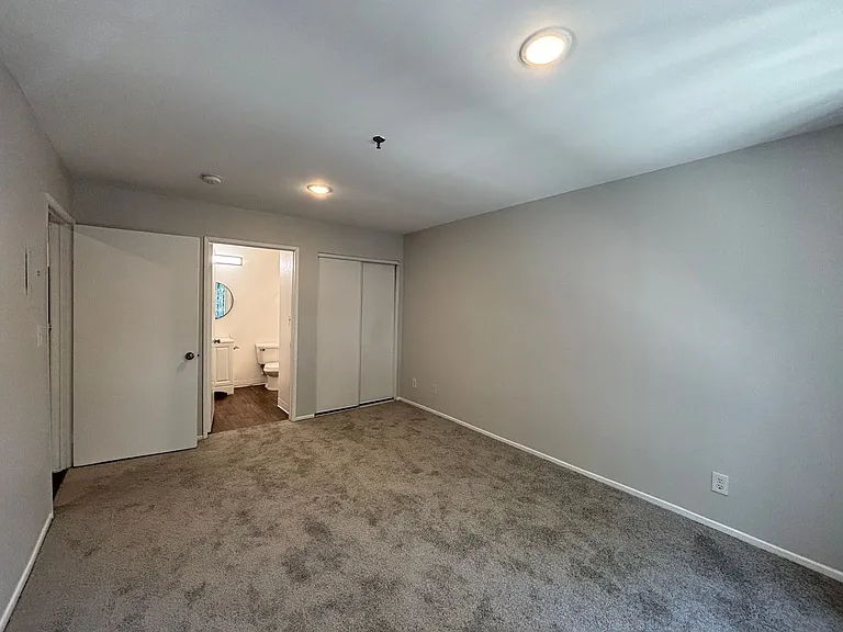 700 S. Berendo Ave — Photo 51