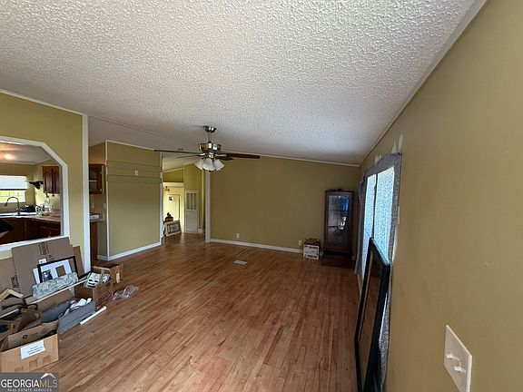 3rd image of 833 Twin Oaks Rd
